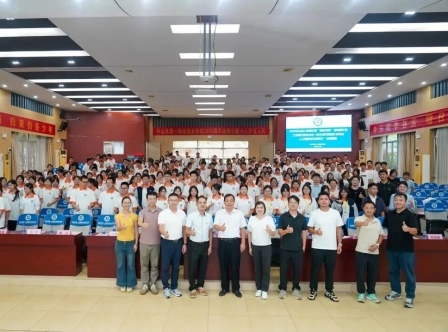 【光电设计专项赛】“艺术+技术”的结合——祝贺2025火炬高新区“湾区光谷”光电设计专项赛终评会顺利举办！